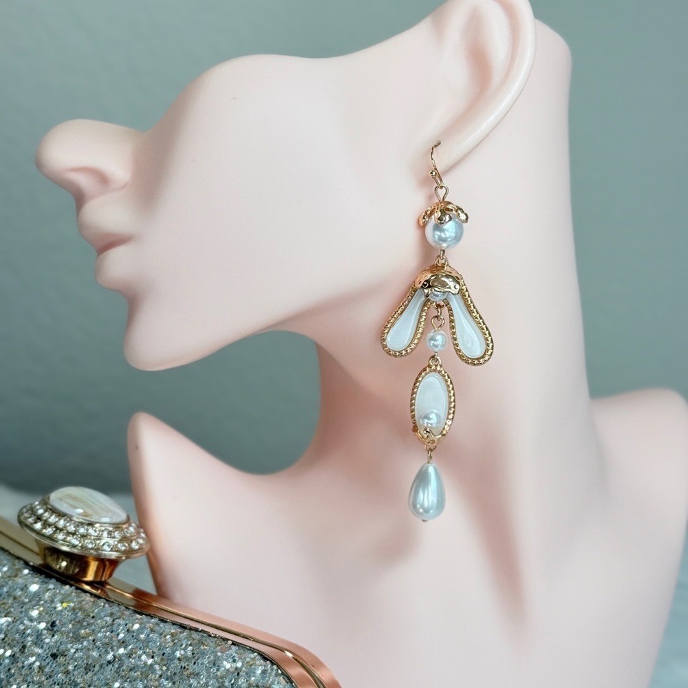 Gold and Pearl Dangle Earrings - Picture 4 of 6